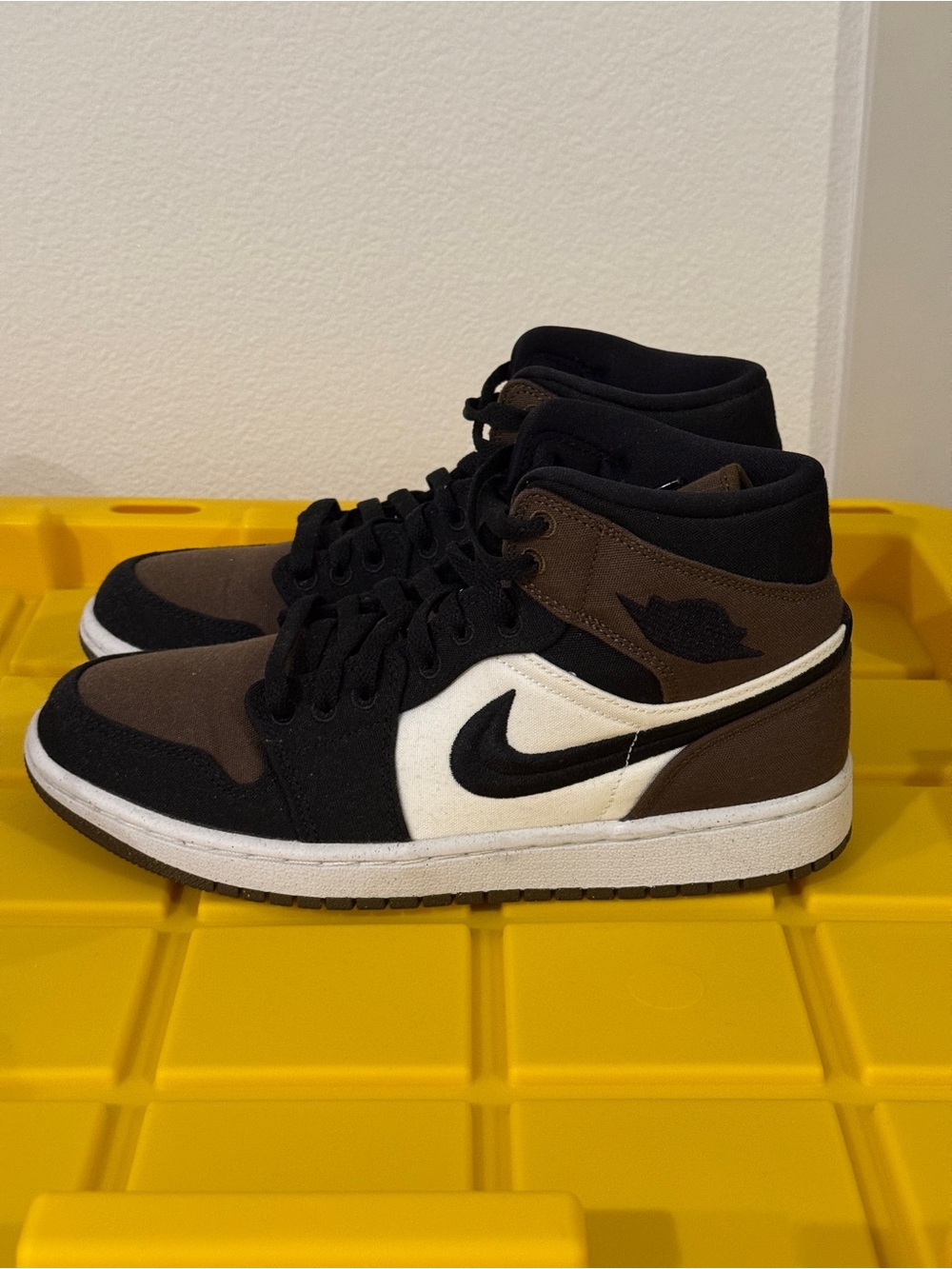 Brand new Jordan 1 Mid Olive green/brown women 9